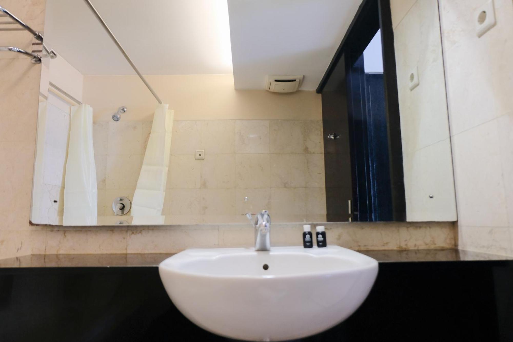 Homey 3br At Braga Walk By Travelio